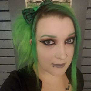 Meet your Posher, Mandolyn raine